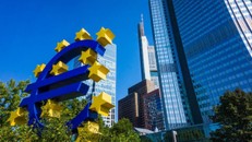 Cú sốc năng lượng thúc đẩy ECB tăng lãi suất 