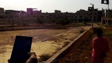 Phiến quân IS xử tử tù nhân bằng bom kích hoạt qua điện thoại