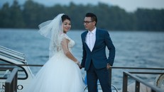 Ca sĩ Anh Thơ e ấp trong 'áo cưới' bên người tình trẻ tuổi