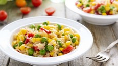 Thực hư việc ăn cơm nguội hâm nóng gây ung thư?