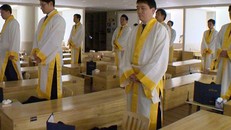 Người Hàn Quốc kéo nhau đi trải nghiệm cái chết trong quan tài