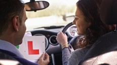 Hà Lan: Nữ sinh được phép 'đổi tình lấy học phí'