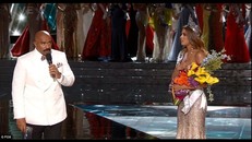 ‘Vị khán giả bất thường’ trong chung kết Hoa hậu Hoàn vũ 2015