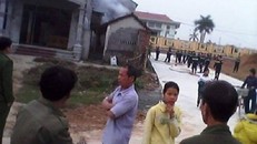 Nghịch tử chém mẹ già 70 tuổi, phóng hỏa đốt nhà