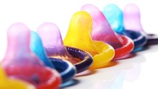 Những lợi ích bất ngờ của việc dùng bao cao su khi "yêu"