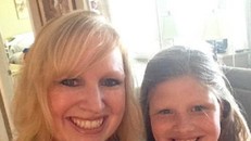 Lời xin lỗi gây 'bão' của bà mẹ với người đã mắng con mình