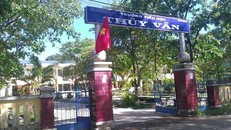  Cô giáo tiểu học bị đánh ghen ngay trên bục giảng