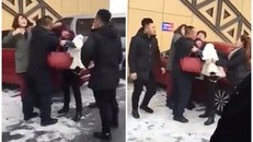 Đi đánh ghen, phát hiện ra bồ nhí của chồng là... con dâu