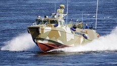 Cận cảnh 'mãnh thú' của Hải quân Nga đổ bộ quân truy đuổi tội phạm