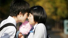 Góc nhìn đa chiều về chuyện "yêu lạ" của teen Việt