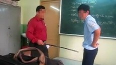 Giáo viên đổ nước vào miệng học sinh cần phải đi khám tâm lý