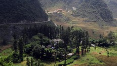 Lạc bước vào 'lâu đài' bí ẩn nhất cao nguyên đá Đồng Văn