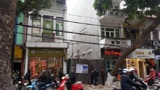 HN: Sập cẩu ở công trình trụ sở công an phường Hàng Bông