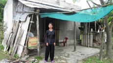 Hãi hùng ngày bị chồng lột đồ, dùng vật nhọn đâm vào vùng kín (2)