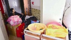 Con dâu bất hiếu cướp nhà, đuổi mẹ chồng ra khỏi cửa