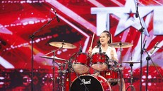 Vietnam’s Got Talent : Mi Ngân tự tin hát 'tôi là chính tôi'