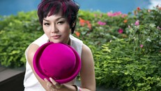 Thái Thùy Linh ôn nghèo kể khó, khóc khi bị mất sạch cát-sê