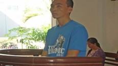 Vĩnh Long: Trần như nhộng, xông vào nhà hàng xóm hiếp dâm