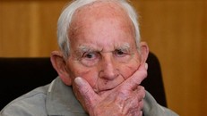 Bác sĩ 95 tuổi bị cáo buộc đồng lõa giết hơn 3.600 người