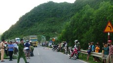 Xe ô tô đi ăn cưới gặp tai nạn, 3 người chết thảm