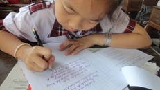 Học sinh thờ ơ với chữ viết tay