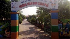 Bớt xén khẩu phần ăn học sinh, hiệu trưởng bị cách chức