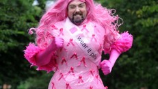 Vì sao màu hồng luôn mặc định là màu sắc của phụ nữ?