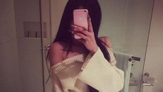 Hotgirl 9X và hành động trơ trẽn khiến nhiều người phải 'đỏ mặt'