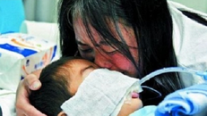 Chết đứng vì nguyên nhân bé 5 tuổi bị ung thư phổi giai đoạn cuối