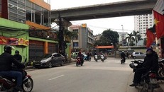 Hà Nội: Đâm trọng thương CSGT, cầm dao ép nam sinh chở đi trốn