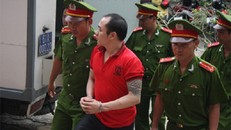 Đòn độc của trùm 'tam giác đen' và bí mật 'liên minh khát máu'