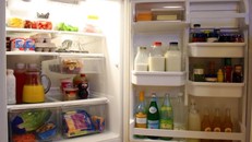 Sai lầm khi lưu trữ đồ ăn trong tủ lạnh gây hại sức khỏe của bạn