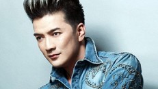 Clip: cụ ông móm mém 'quẩy' hết mình với Mr Đàm