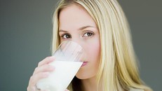 13 nhóm người tuyệt đối không nên uống sữa