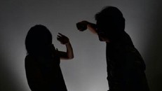 Bi kịch nhà giàu: Vợ cờ bạc, con treo cổ tự tử, chồng phát điên