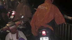 Đụng xe, thanh niên ngã văng từ cầu Chương Dương xuống sông Hồng 