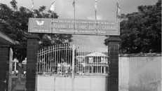 Thủ quỹ “tố” hiệu trưởng lấy tiền học sinh đóng đi tham quan