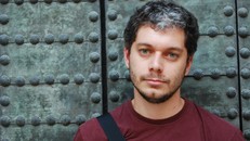 Có hay không việc tóc bạc trắng chỉ sau một đêm?