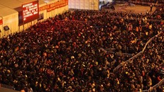 Hàng trăm nghìn người Trung Quốc về ăn Tết ‘chết cứng’ ở nhà ga 
