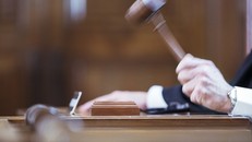 Lạ lùng cậu bé 4 tuổi tù chung thân vì tội “giết người”