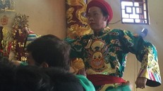 Hoài Linh hầu đồng sau khi bị hãm hại vụ đền thờ Tổ bị dỡ bỏ