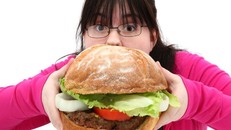'Rước' đủ loại bệnh vì thói quen ăn sáng quá no