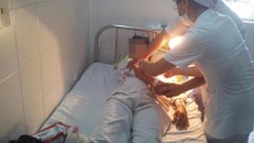 Dùng dao cắt phăng ‘của quý’ vì bị chê không đẻ được con trai