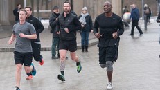 Bị IS dọa giết, Mark Zuckerberg cho vệ sĩ ‘vây quanh tứ bề’