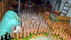 Cách đơn giản để nhận biết rượu pha cồn công nghiệp nguy hại