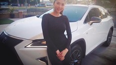 Ngọc Quyên 'tậu' xế hộp Lexus sau scandal sóng gió hôn nhân