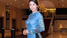 Hoa hậu ‘danh gia vọng tộc' Hà Kiều Anh thướt tha với áo dài