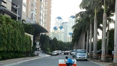 TP.HCM: Chung cư hàng độc, 10 tỷ không mua nổi 1 chỗ đậu xe