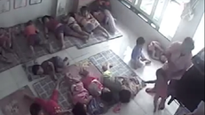 Ném mạnh trẻ, cô giáo mầm non bị buộc thôi việc