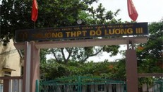 Thầy hiệu phó cấp 3 bị đánh hội đồng ngay trước cổng trường